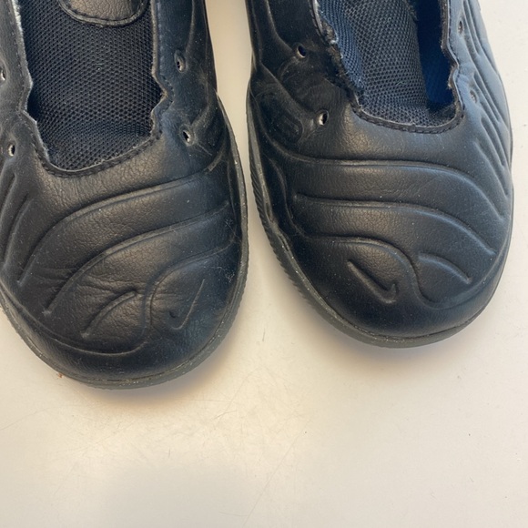 Nike Boys Indoor soccer shoes size 2.5 - Picture 5 of 5